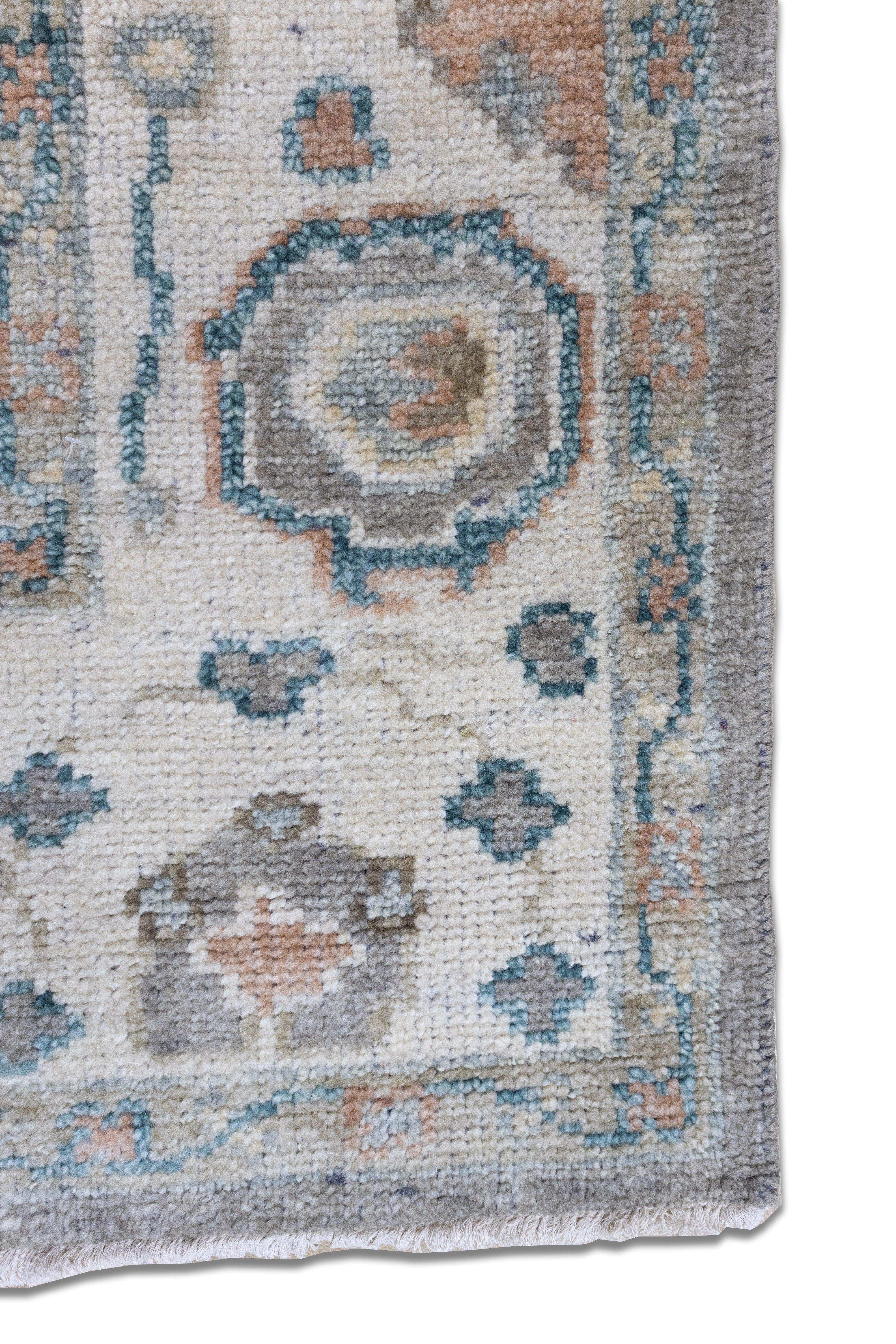 Delano Traditional Grey Hand-Knotted Wool Rug
