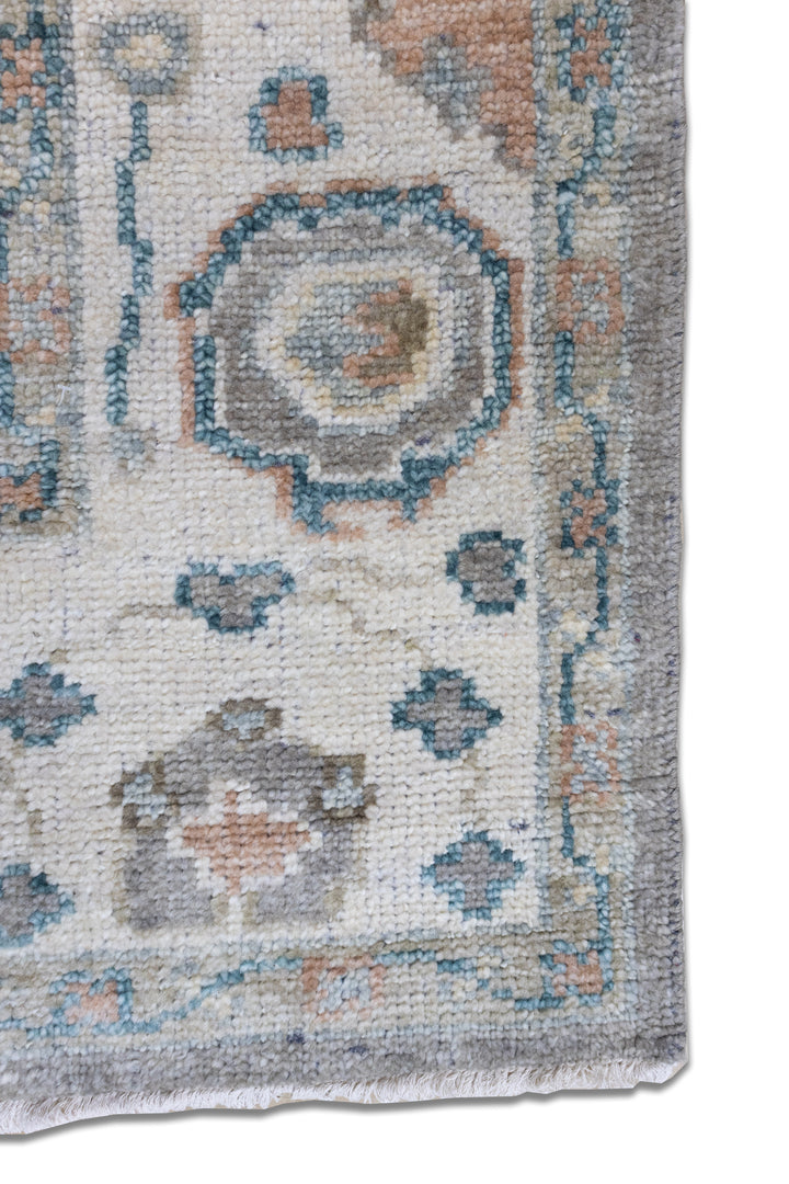 Delano Traditional Grey Hand-Knotted Wool Rug